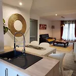 Appartement Du Vieux Chateau Jardin & Parking Gratuit