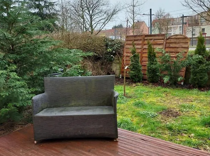 Du Vieux Chateau Jardin & Parking Gratuit