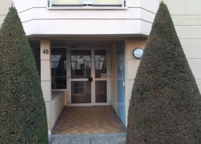 Du Vieux Chateau Jardin & Parking Gratuit