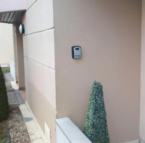 Du Vieux Chateau Jardin & Parking Gratuit Mulhouse